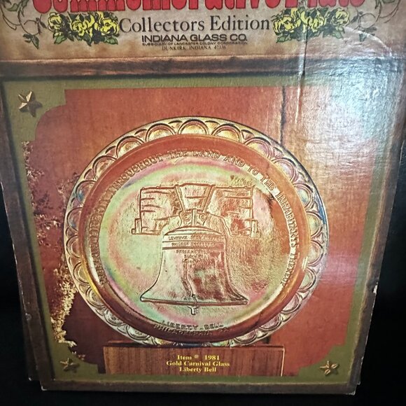 Carnival Glass American Bicentennial (1776-1976) 8" Golden Decorative Plate Box - Picture 2 of 2